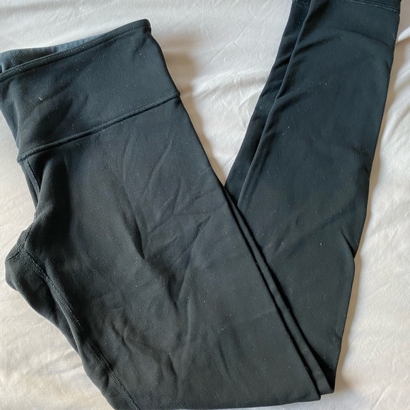 Grey/Black reversible lululemon wunder under - Picture 2 of 3